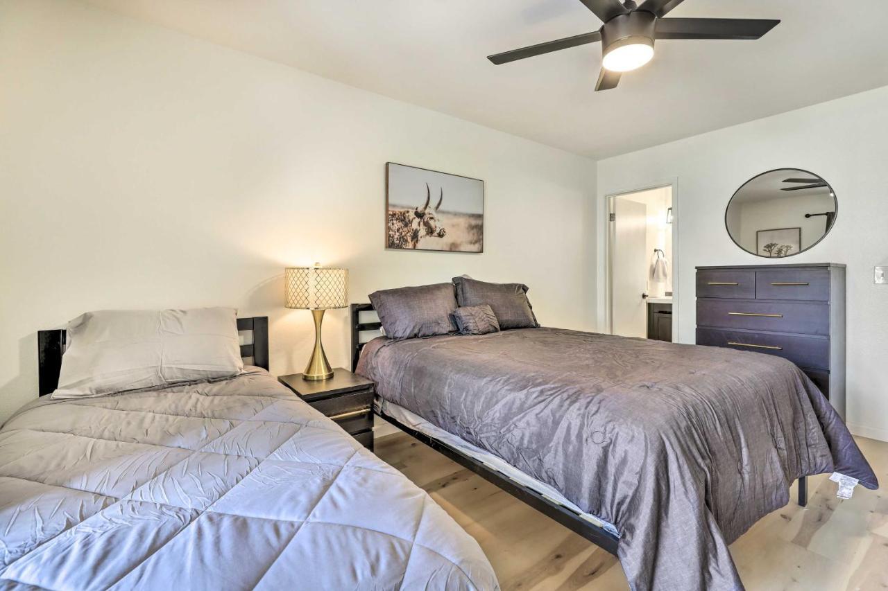 Renovated Chandler Townhome Walk To Downtown 外观 照片